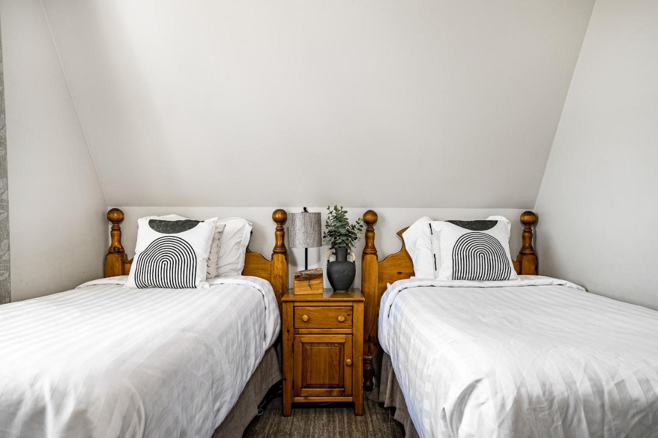 Beautiful & Bright 3 Bed Townhome Near Village Blue Mountains Exterior foto